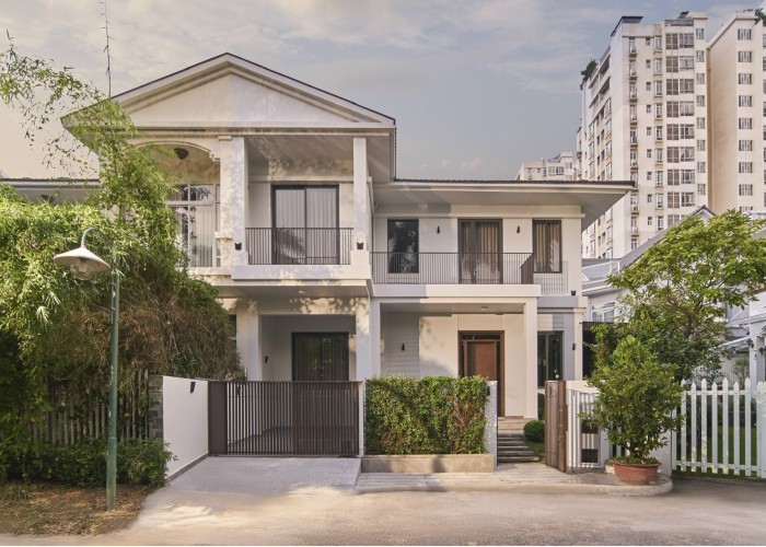 Bán nhà song lập số 43 Hưng Thái, Phú Mỹ Hưng, quận 7, giá 60 tỷ