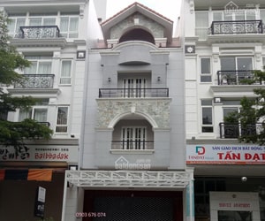 Cho thuê căn có thang máy đường Cao Triều Phát, diện tích 6x18,5m, 2800$